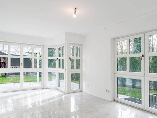 Wohnzimmer - 2 Zimmer Etagenwohnung zum Kaufen in München