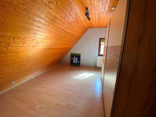 08_Zimmer_Dachgeschoss.jpg - 