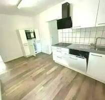 2,5-Zimmer-Wohnung im Erdgeschoss Einbauküche Dusche kein Balkon Kellerraum und Abstellraum Gartenanteil - Konz