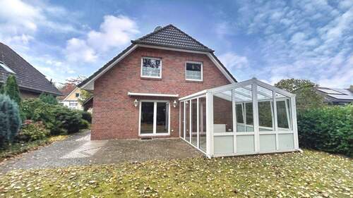 Rückwärtige Ansicht - 5 Zimmer Einfamilienhaus zum Kaufen in Lübeck