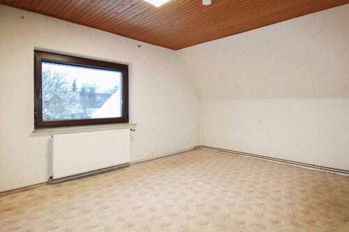 Grosses Schlafzimmer OG - 