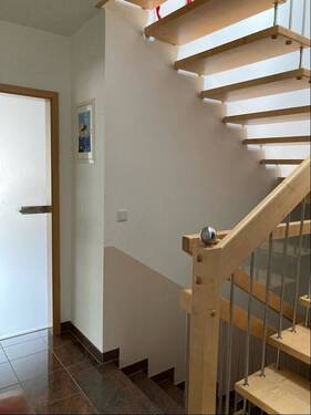 Treppenhaus / Etagenflur - Wohnung Obergeschoss - 