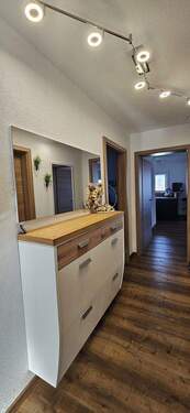 Bild 1 - Helle 3 Zimmer Wohnung mit großem Balkon und TG in Ilshofen