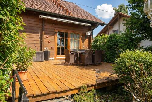 Terrasse im Sommer - Einfamilienhaus mit 155,00 m&sup2; in Bad Dürrheim zum Kaufen
