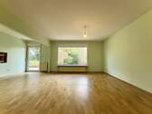 Lichtdurchfluteter Wohn- und Essbereich - 7 Zimmer Einfamilienhaus in Hofheim am Taunus / Wallau
