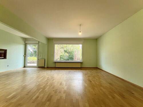 Lichtdurchfluteter Wohn- und Essbereich - 7 Zimmer Einfamilienhaus in Hofheim am Taunus / Wallau