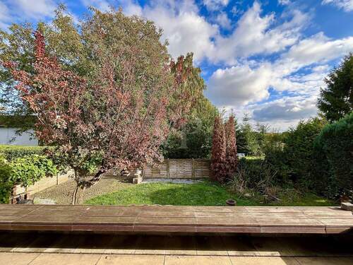 Ausblick Terrasse - Einfamilienhaus mit 162,30 m² in Hofheim am Taunus / Wallau zum Kaufen