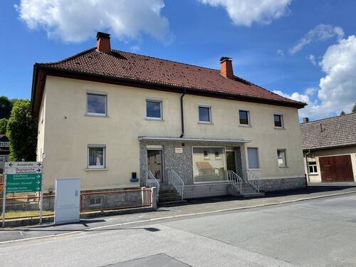 Straßenansicht - 8 Zimmer Mehrfamilienhaus, Wohnhaus in Wallenfels