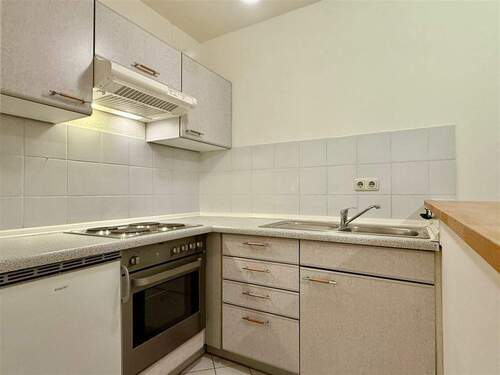 Halboffene Küche mit EBK - 