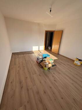 Wohnzimmer - 2 Zimmer Etagenwohnung in Eisenach