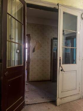 Wohnungseingangstür - Eckhaus in der Nordvorstadt - zur Sanierung