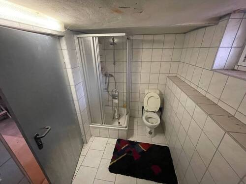 Duschbad im Keller - 