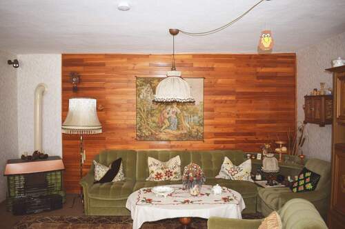 Wohnzimmer - 6 Zimmer Reihenmittelhaus zum Kaufen in Kemnath