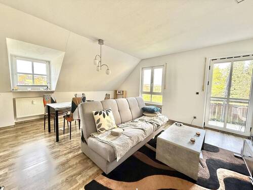 helles Wohn-/Esszimmer - 2 Zimmer Etagenwohnung in Windischeschenbach