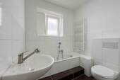 Badezimmer 1. OG - 