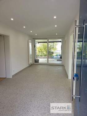 Eingangsbereich mit viel Platz.jpg - 