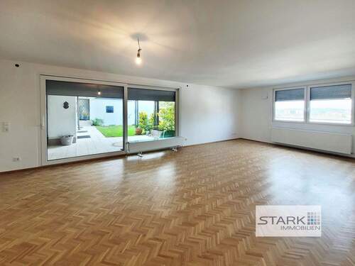 Wohnbereich Terrassenzugang.jpg - Erstbezug nach hochwertiger Renovierung! Großzügig wohnen wie im eigenen Haus – Terrasse & Garage,in Nähe der Uniklinik!