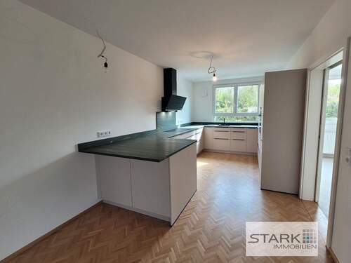 Küche (1).jpg - Mehrfamilienhaus, Wohnhaus mit 172,00 m&sup2; in Würzburg zur Miete