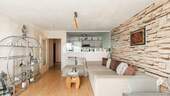 Wohnzimmer 2 - 3 Zimmer Etagenwohnung zum Kaufen in Mainz