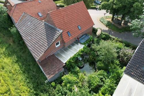 Drohnenaufnahme - 6 Zimmer Einfamilienhaus in Beverungen