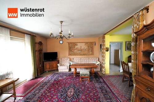 Wohnzimmer EG 3 Zimmer - 1 Zimmer Mehrfamilienhaus, Wohnhaus in München