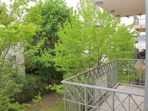 Blick ins Grüne - Etagenwohnung mit 46,00 m&sup2; in Dresden zur Miete