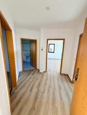 Flur - 3 Zimmer Etagenwohnung zur Miete in Döbeln