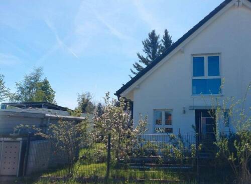Nordansicht - Alles drin! Moderne energieeffiziente DHH mit tollem Garten, Erbpacht