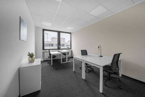 Regus_Lyoner Stern_5166_Frankfurt_Germany_Office3. - Privater Büroraum für 5 Personen in Regus Lyoner Stern