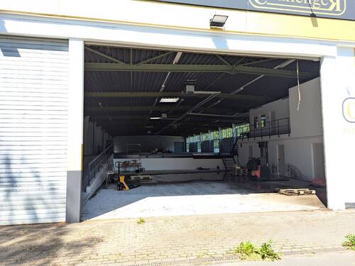 Einfahrt mit Rampe - Halle in Bad Karlshafen