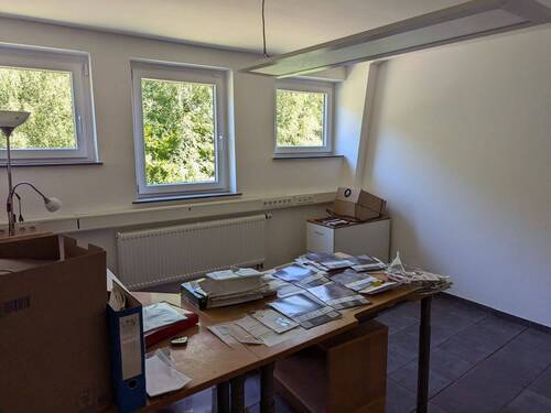 Büro 1 - 