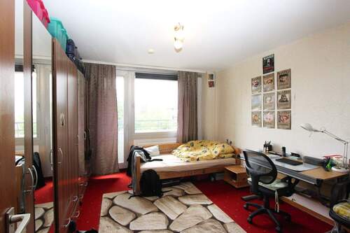 Schlafzimmer1 - Etagenwohnung mit 82,00 m² in Leonberg zum Kaufen