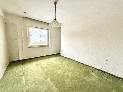 Schlafzimmer - Einfamilienhaus mit 121,00 m² in Vohenstrauß zum Kaufen