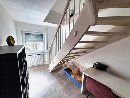 Büro (mit Treppe in das DG) - 
