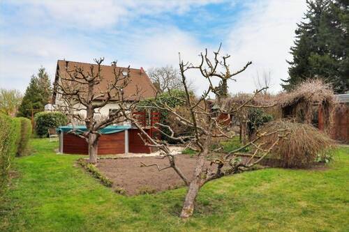 Grundstück mit Pool - 