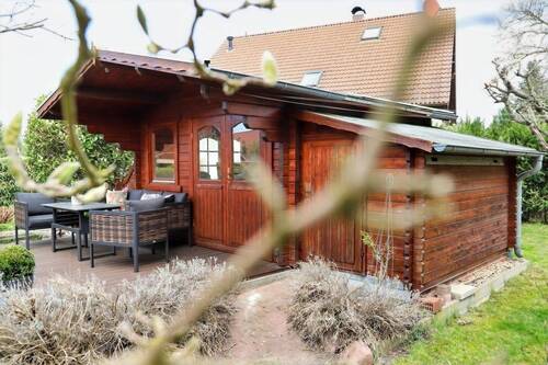 Gartenhaus mit Terrasse - 