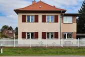 Titelbild - Modernisiert und gepflegt - Charmantes Einfamilienhaus mit tollem Grundstück, Carport, Nebengelass, Pool und Kamin