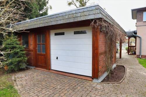 Massives Nebengelass - 