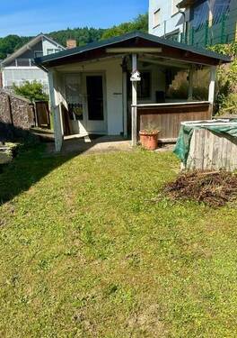 Garten mit Gartenhaus - 6 Zimmer Mehrfamilienhaus, Wohnhaus zum Kaufen in Heigenbrücken