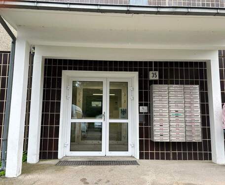 Eingangstür - Haupteingang.jpg - 1 Zimmer Büro in Berlin