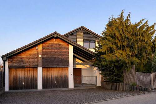 Bild 1 - Exklusives Familienanwesen mit idyllischem Garten und außergewöhnlichem Sicherheitskonzept