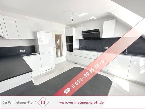 Titelbild - Großzügige 6-Zimmer-Wohnung mit ca. 135 m² Wohnfläche und Moselblick direkt am Zurlaubener Ufer in Trier.