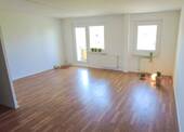 großzügiges Wohnzimmer - 2 Zimmer Etagenwohnung zur Miete in Chemnitz