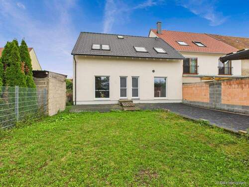 Blick vom Garten - Neuwertiges Einfamilienhaus in ruhiger, sonniger Wohnlage