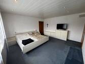 Schlafzimmer EG - 