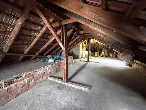 Ausbaufähiger Dachboden - 