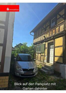 Blick auf den Parkplatz - 2 Zimmer Einfamilienhaus zum Kaufen in Bad Langensalza