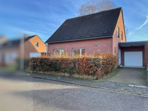 Vorderansicht - Familientraum am Barmener See - 295.000,00 EUR Kaufpreis, ca.  118,00 m² Wohnfläche