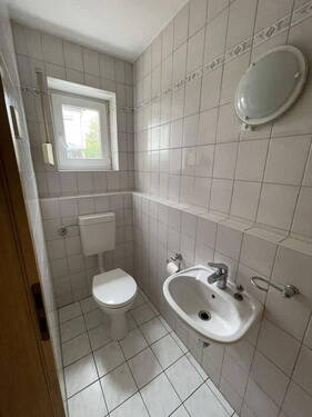 Gäste-WC im Erdgeschoss - 5 Zimmer Reihenendhaus zum Kaufen in Stendal