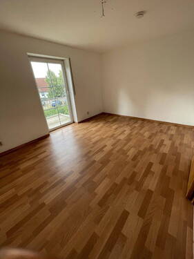 Zimmer 1.OG mit Zugang Balkon - 5 Zimmer Reihenendhaus in Stendal